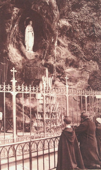 65-Lourdes-Grotte-1939.jpg