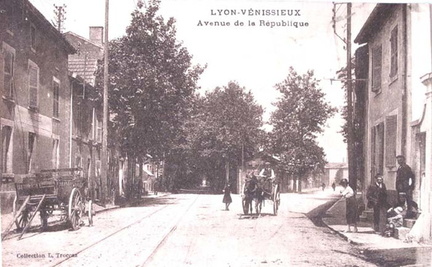 69-LYON-Venissieux-Ave-Republique