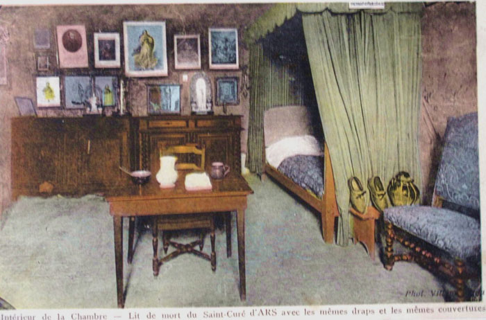 01-Ars-chambre-cure.jpg
