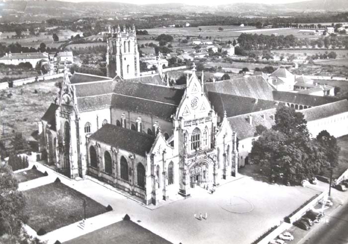 01-Bourg-en-Bresse-eglise-1954.jpg