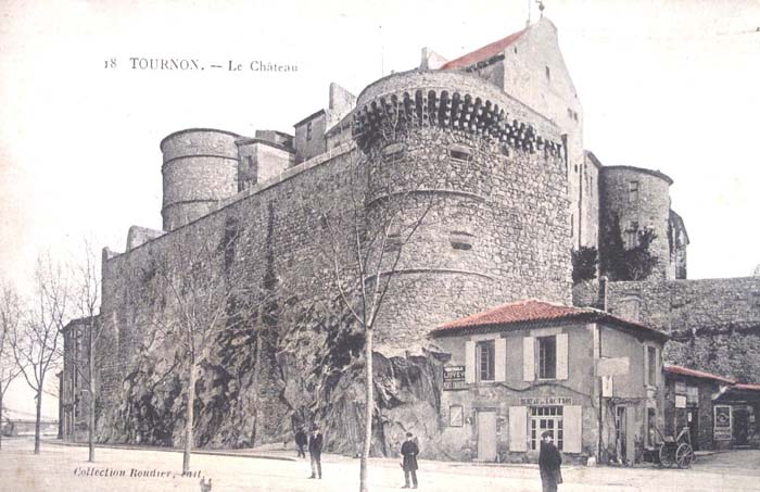 07-TOURNON-chateau.jpg
