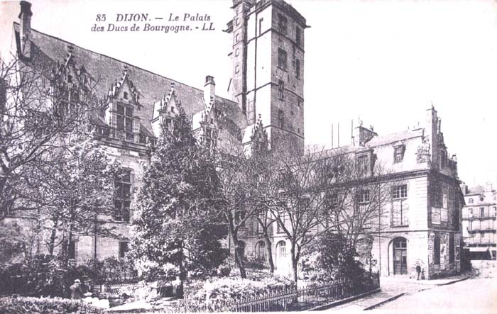 21-DIJON-palais-Ducs-de-Bourgogne.jpg