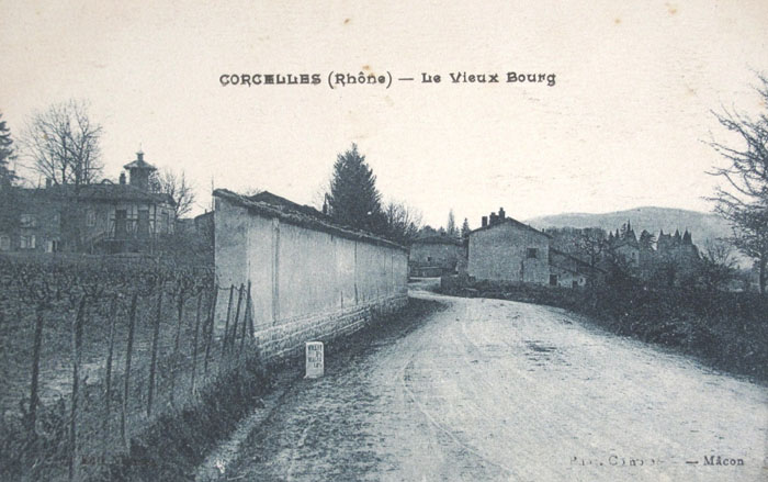 69-Corcelles-en-Beauj-vieux-bourg.jpg