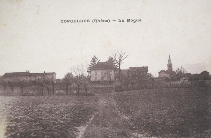 69-Corcelles-en-Beaujola-la-Mogue-1920.jpg