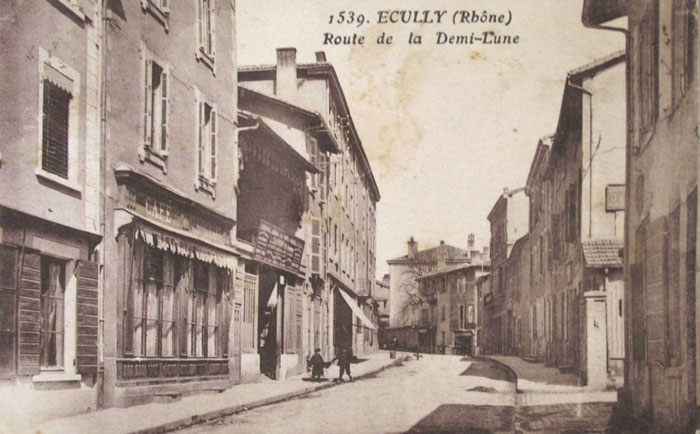 69-Ecully-1931.jpg