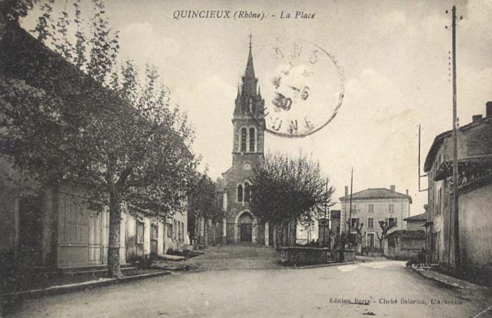 69-Quincieux-la-place-1930.jpg