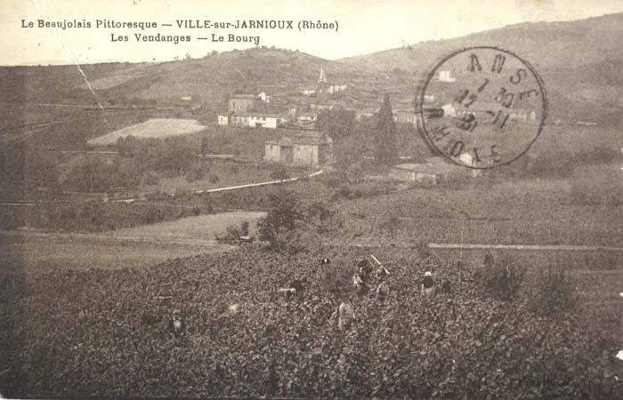 69-Ville-sur-Jarnioux-bourg-1931.jpg