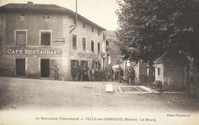 69-Ville-sur-Jarnioux-le-bourg-1931
